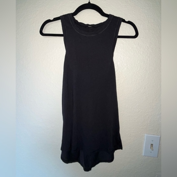 lululemon athletica Tops - Lululemon Athletica Women’s Lightweight Criss-Cross Back Tank Top SIZE 6 SMALL